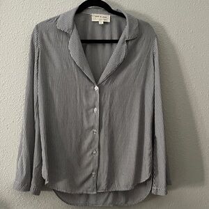 Cloth & Stone Monochrome Striped Shirt.  Button down long sleeve 100% Rayon
Sz S